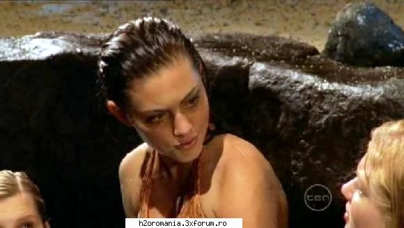 Galerie Foto - raluca - Phoebe Tonkin/Cleo Sertori